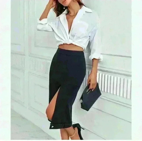 Sexy party/cocktail  office skirt fabric is very buttery soft, size medium - Picture 2 of 6